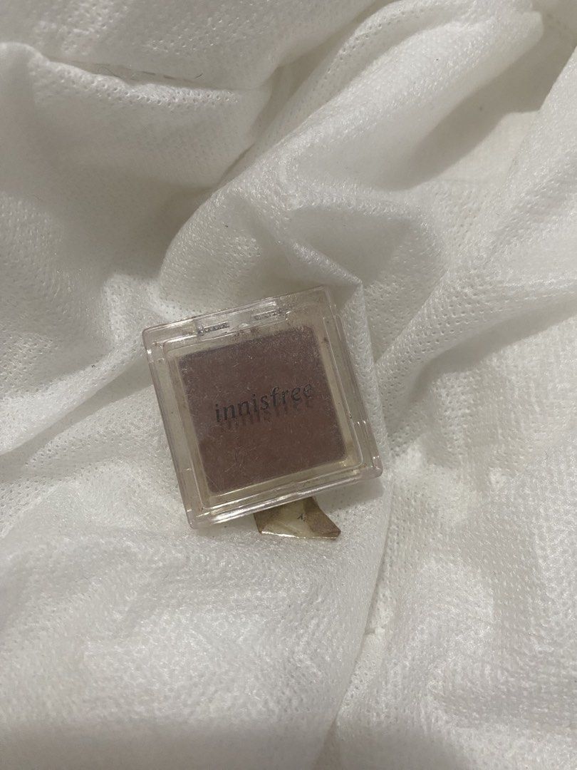 Innisfree My Eyeshadow - Matte 14 (Category: Makeup) located in Manila. Submitted by saaaaabrina (Listing ID 1445276238, Image 1). Description: - authentic - lots of product left pa - rfs: decluttering available for orange app co ! .