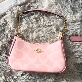 (Category: ) located in . Submitted by premiumoutlets. (Listing ID 1445252122, Image 1). Description: .