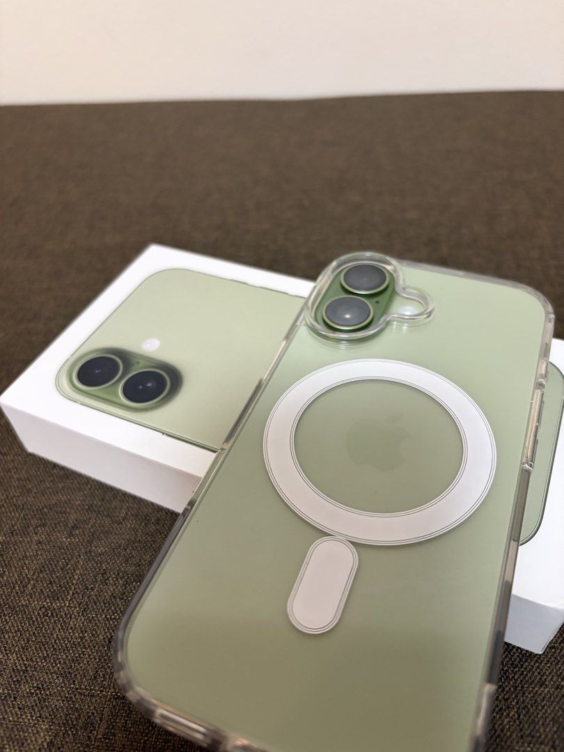 Iphone 17 (Category: iPhone 17 Series) located in Quezon City. Submitted by maureenes92567 (Listing ID 1445351324, Image 3). Description: Iphone 17 Sage Green almost bnew.