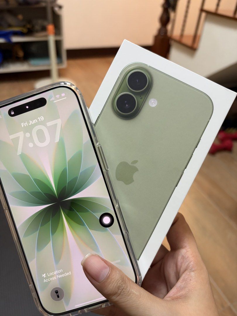 Iphone 17 (Category: iPhone 17 Series) located in Quezon City. Submitted by maureenes92567 (Listing ID 1445351324, Image 1). Description: Iphone 17 Sage Green almost bnew.