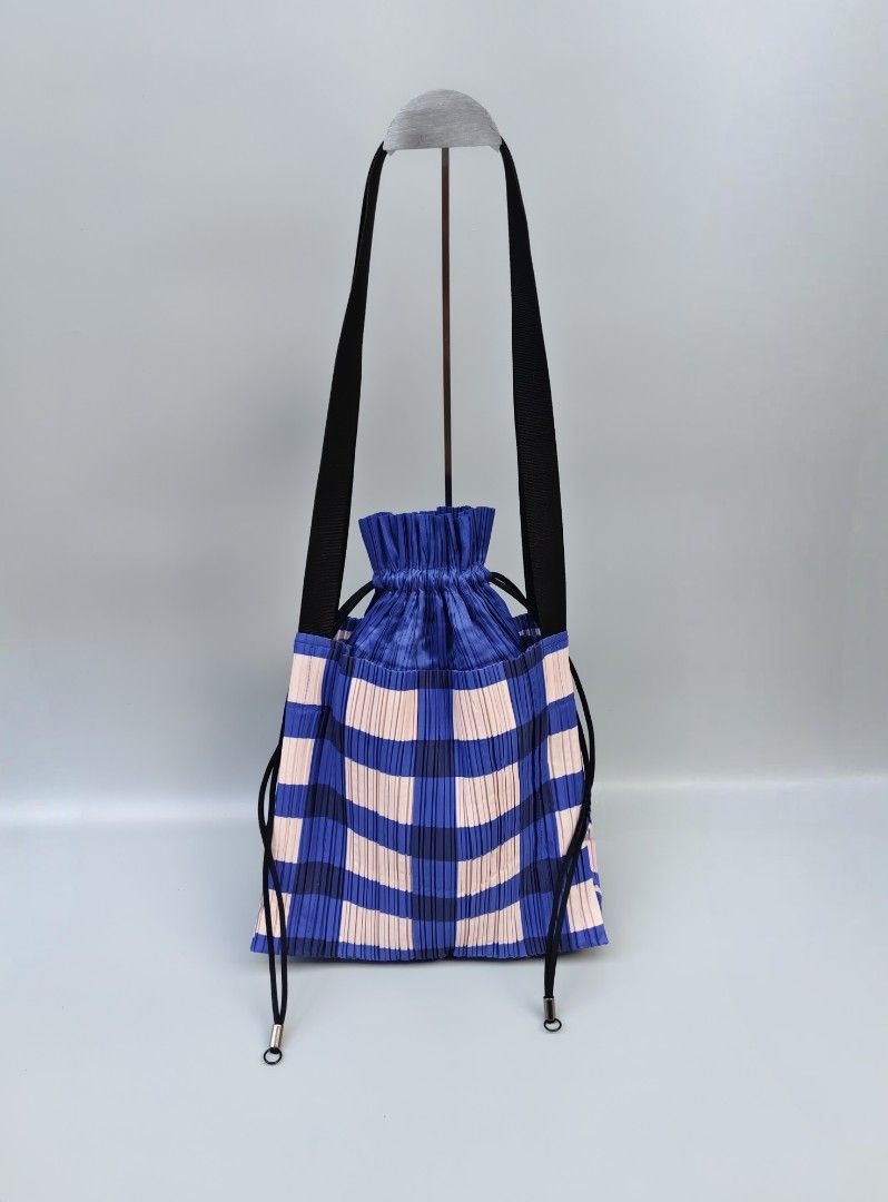 ISSEY MIYAKE PLEATED (missing tags) (Category: Luxury Bags & Wallets) located in Baguio. Submitted by archival_thrifted.ph. (Listing ID 1445348574, Image 1). Description: FOR SALE ‼️ .ISSEY MIYAKE PLEATED SHOULDER BAG .IN EXCELLENT CONDITION .ISSUE MISSING TAGS .PHP 1400 PLUS SF .❌❌ COP/COD .MOP GCASH .COURIER J&T . BAGUIO AREA .DM FOR SURE BUYER TY.