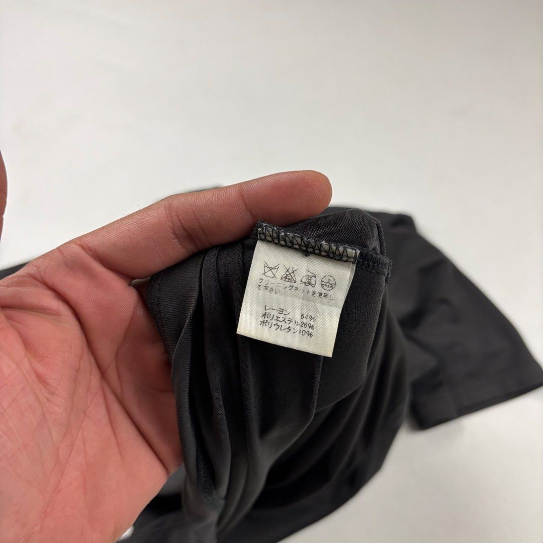 Issey Miyake White Label Shirt (Category: Shirts) located in Makati City. Submitted by ragrepository (Listing ID 1445366718, Image 3). Description: Issey Miyake White Label Shirt Tagged as 2 (stretchable) Length- 21” Pit to pit-17” Sleeves-7.5” Shoulder- 15” Condition-9.5/10 Flaw-None.