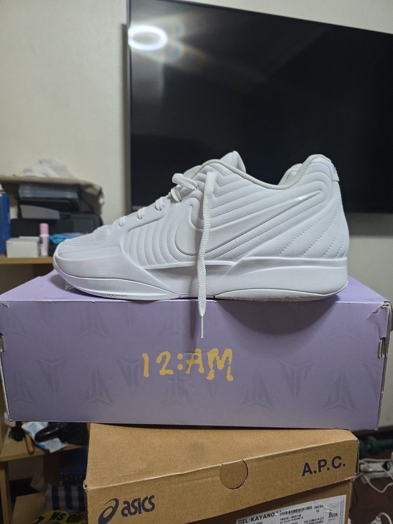 Ja morant 2 triple white (Category: Sneakers) located in Manila. Submitted by AlexanderDenver (Listing ID 1445330417, Image 1). Description: for sale ja 2 size 13 triple white.