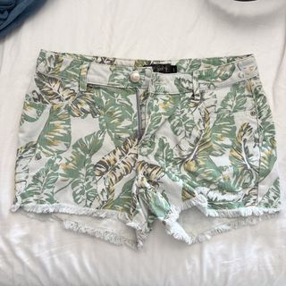 (Category: ) located in . Submitted by lovedbymca (Listing ID 1445295509, Image 1). Description: .