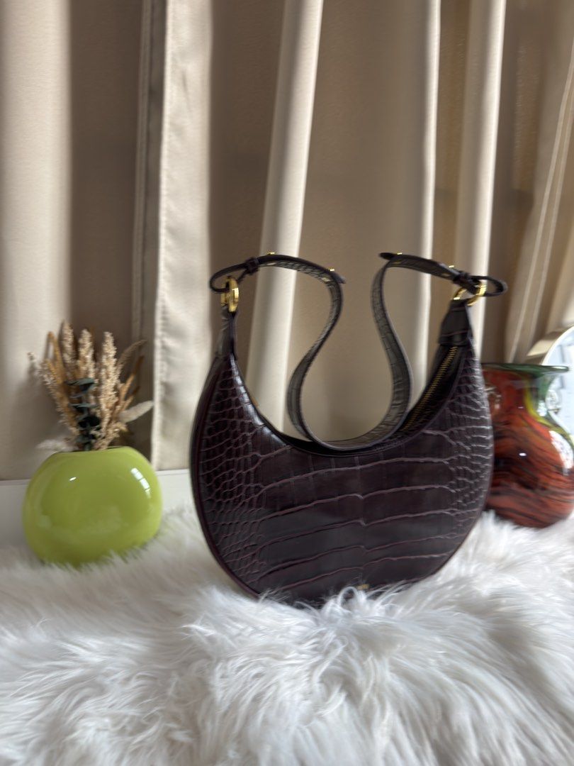 JW PEI Alligator Skin Bag (Category: Shoulder Bags) located in Pasig City. Submitted by snoca (Listing ID 1445288809, Image 2). Description: .