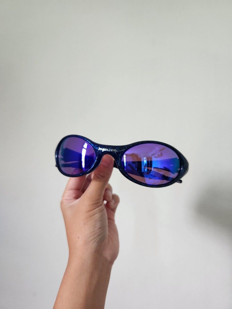((SOLD)) Limited Edition Oakley x Brain Dead Eye Jacket (Category: Sunglasses & Eyewear) located in Baguio. Submitted by unearthed_ph (Listing ID 1445258924, Image 2). Description: 📌SOLD and PAID One size fits all Can pass as brand new Complete inclusions (Casing and Microbag) **Personal preloved. Barely used**.