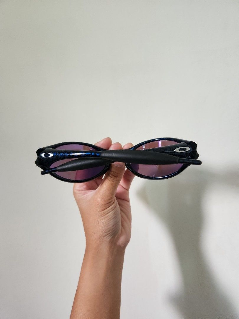 ((SOLD)) Limited Edition Oakley x Brain Dead Eye Jacket (Category: Sunglasses & Eyewear) located in Baguio. Submitted by unearthed_ph (Listing ID 1445258924, Image 3). Description: 📌SOLD and PAID One size fits all Can pass as brand new Complete inclusions (Casing and Microbag) **Personal preloved. Barely used**.