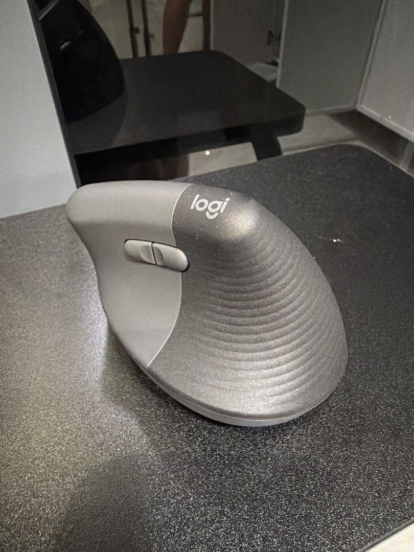 Logitech Lift Vertical Ergonomic Mouse489447444468869122