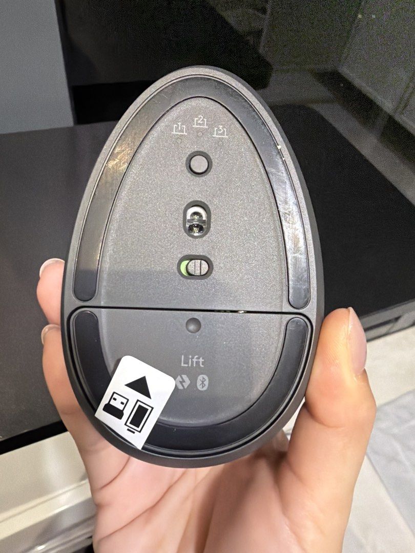 Logitech Lift Vertical Ergonomic Mouse489447444468869123