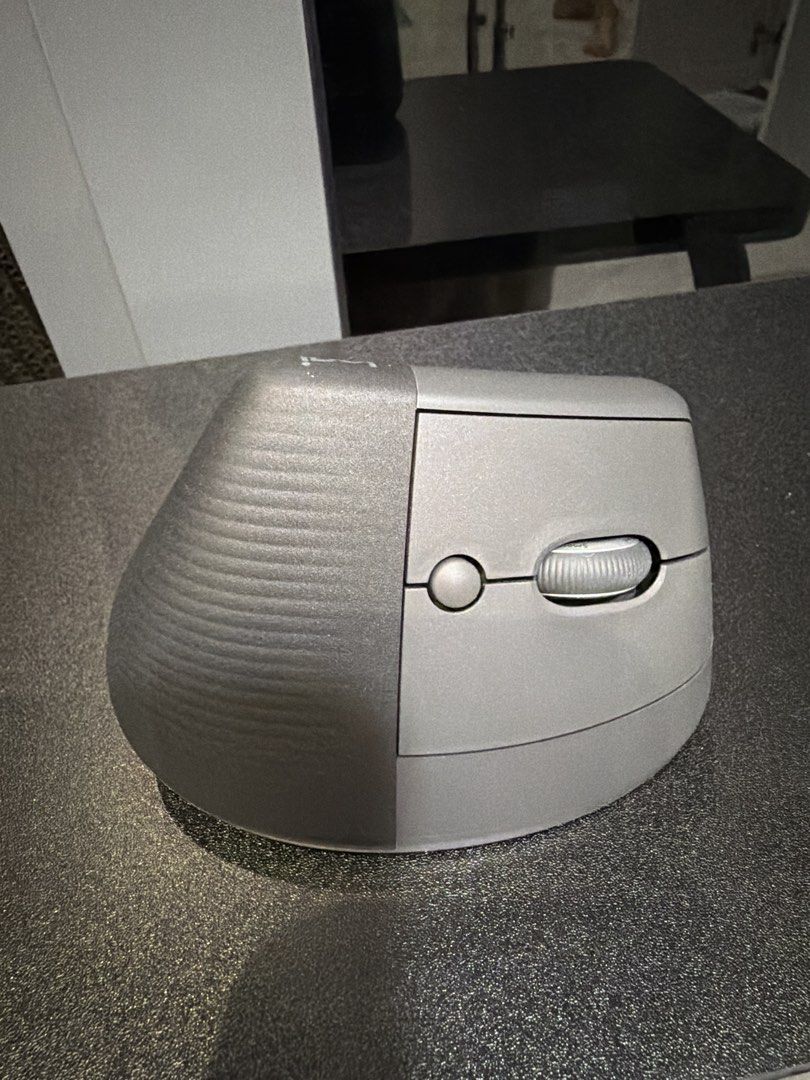 Logitech Lift Vertical Ergonomic Mouse489447444468869121