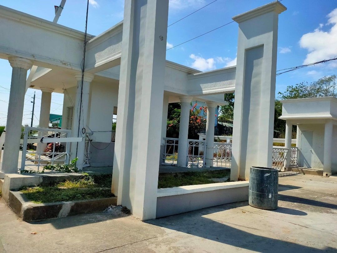 Lot for Sale Angono (Category: Lot) located in Taytay. Submitted by aavyaandnin (Listing ID 1445329671, Image 3). Description: Selling low 180sqm inside Village East 2 Angono 🔸Clean Title 🔸Updated Tax Declaration 🔸Ready to transfer 💰 1.1M from 1.3M Cash basis or 50/50 PM or message 09062414655 for more info ✔️ Can be reached via tricyce @ minimum fare per pax ✔️ About 1.75km from Shell Gas Station(Manila East Road) to Village East 2 Gate/Circ