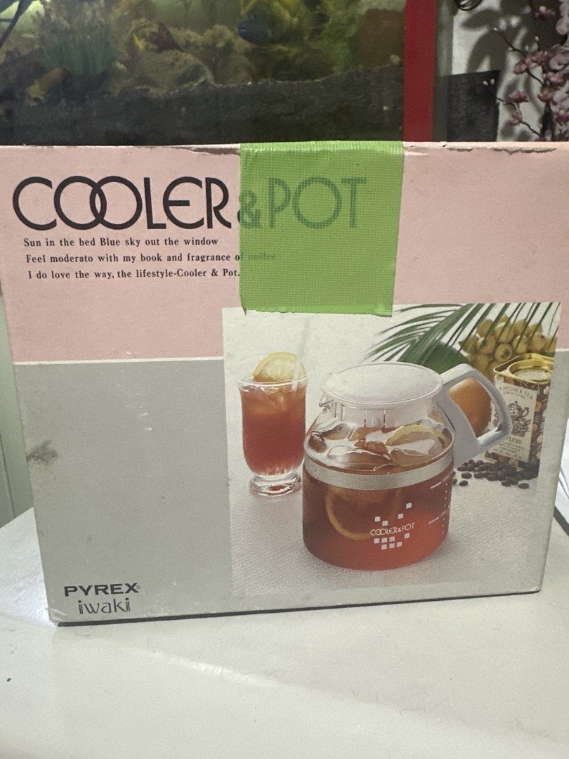 (LP)- Iwaki pyrex cooler and pot (Category: Cookware & Accessories) located in Antipolo. Submitted by queens.collections (Listing ID 1427880582, Image 2). Description: Skukl16262c Skukl317264c.