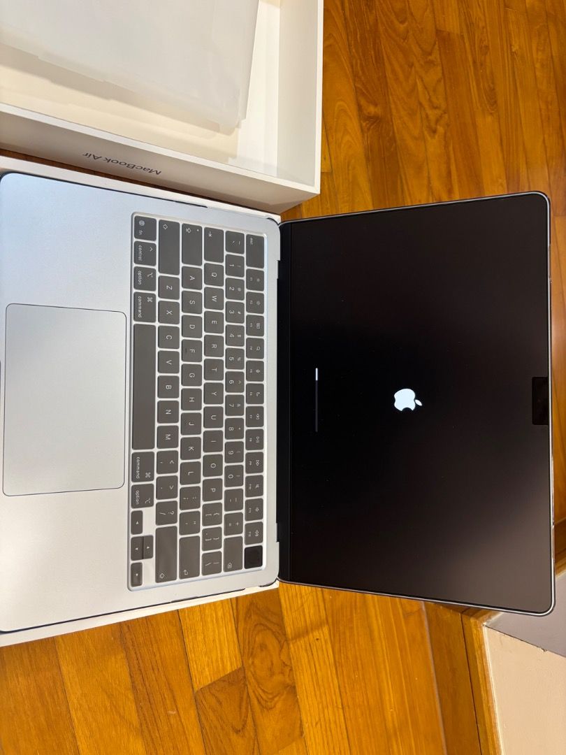 Mac book air 2026489459599991777281