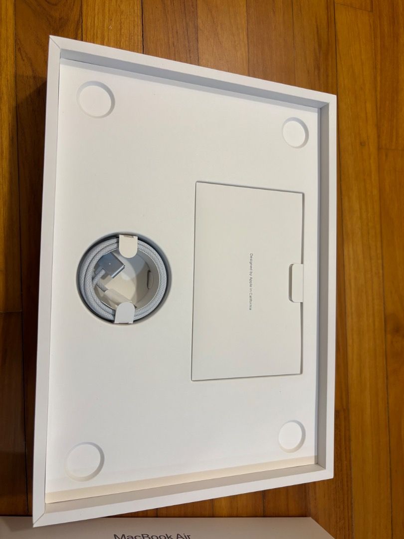 Mac book air 2026489459599991777283