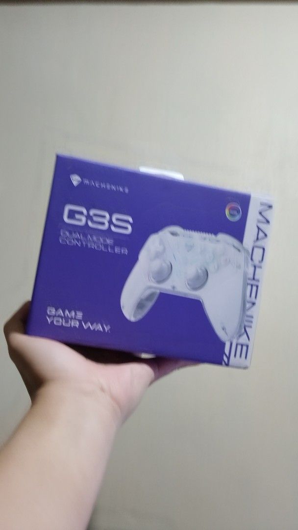 Machenike Wireless Controller (Category: Controllers) located in Mandaluyong City. Submitted by chalmerzzz (Listing ID 1445402342, Image 2). Description: With stick drift and yellowing.