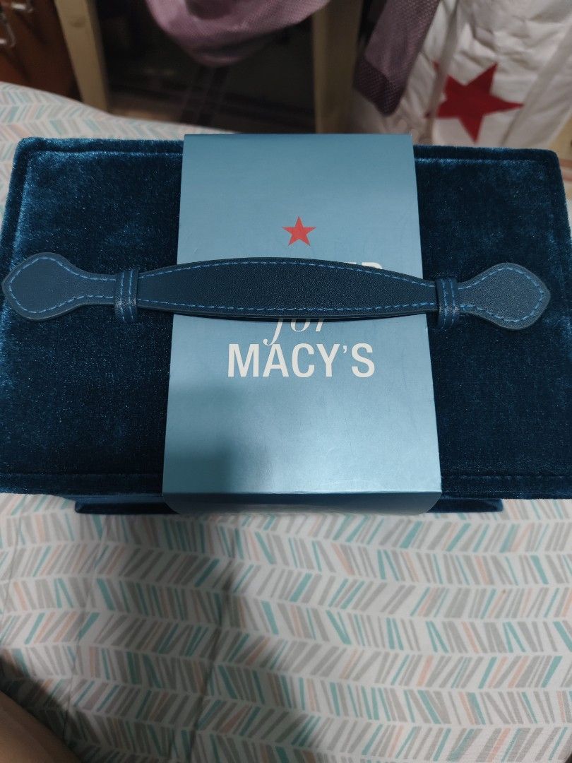 Macy's The Ultimate Travel Makeup Case (Category: Makeup) located in Antipolo. Submitted by littlebeybiboo (Listing ID 1445354509, Image 1). Description: - Teal velvet makeup case from Macy's, named 'The Ultimate Travel Makeup Case'. - Features 20 shimmer eyeshadows and 15 matte eyeshadows. - Includes 2 blushes and 2 highlighters. - Also contains 1 face powder, 1 contour powder, 1 lip gloss, 1 eyeliner, and 1 lip liner. - Total net weight: 0.93 o