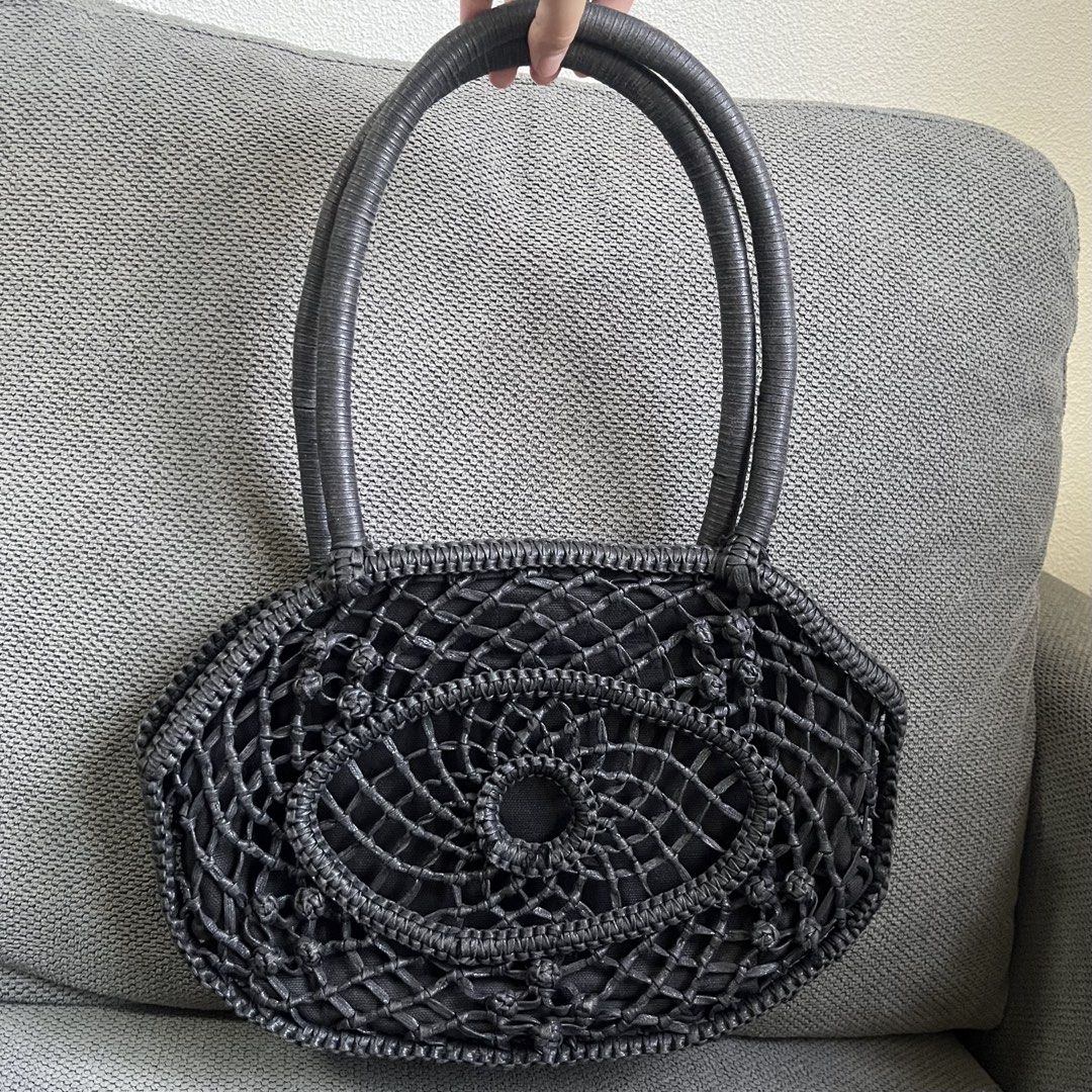 Made on Earth for David & Scotti Black Macrame Interwoven Shoulder Bag (Category: Shoulder Bags) located in Silang. Submitted by f4iry4rch1ve (Listing ID 1445341935, Image 1). Description: Made on Earth for David & Scotti Black Macrame Interwoven Shoulder Bag 500 php+ sf Condition: 10/10 Dimensions: view the pictures above -authentic -from Japan - actual photos Note: Colors may vary due to lighting Please message me for shipping and payment metho