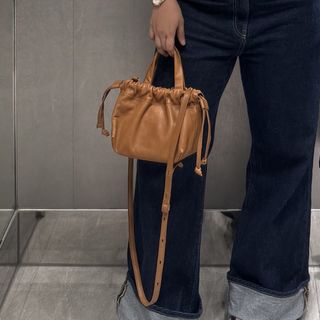 (Category: ) located in . Submitted by a_closet04 (Listing ID 1445301784, Image 1). Description: .