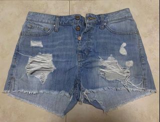 (Category: ) located in . Submitted by glowyskinco (Listing ID 1445312056, Image 1). Description: .