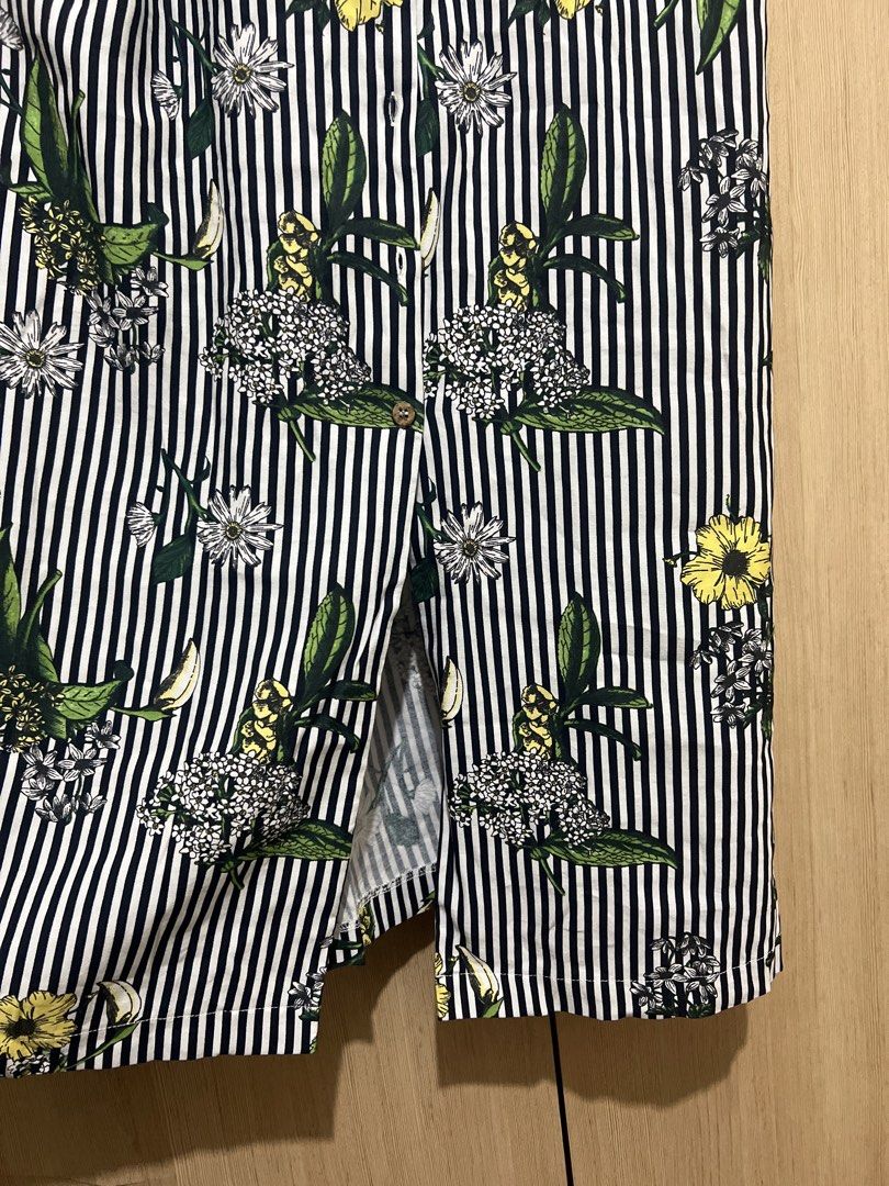 Mango Striped Floral Dress (Category: Dresses) located in Quezon City. Submitted by goodiesofmnl (Listing ID 1445350961, Image 3). Description: perfect for beach trips / summer 🏖️ length 45.5” waist 26-27” dm for more pics.