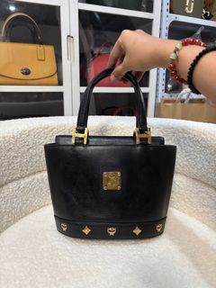 (Category: ) located in . Submitted by roxypreloved03 (Listing ID 1445252041, Image 1). Description: .
