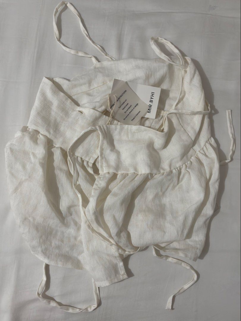 mir.bhyhi Linen Shirt (Category: Others Tops) located in San Manuel. Submitted by charliiize (Listing ID 1445339630, Image 2). Description: Small 🗒️ ~ payo/dop ✅ - x sensitive 📍- pangasinan 🚛 - jnt 🧾 - gcash .