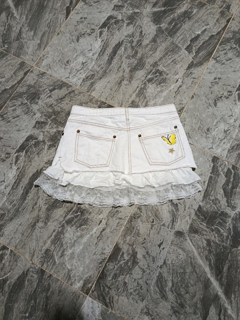 Morgan de toi mini skirt (Category: Skirts) located in Prosperidad. Submitted by basicdept07 (Listing ID 1445394709, Image 2). Description: Morgan de toi mini skirt Mine:🏷️349+sf Dimes: 31-32 waist/ 14 length Color rate and condition: 9.5/10 need wash only Kindly dm if interested 📥.