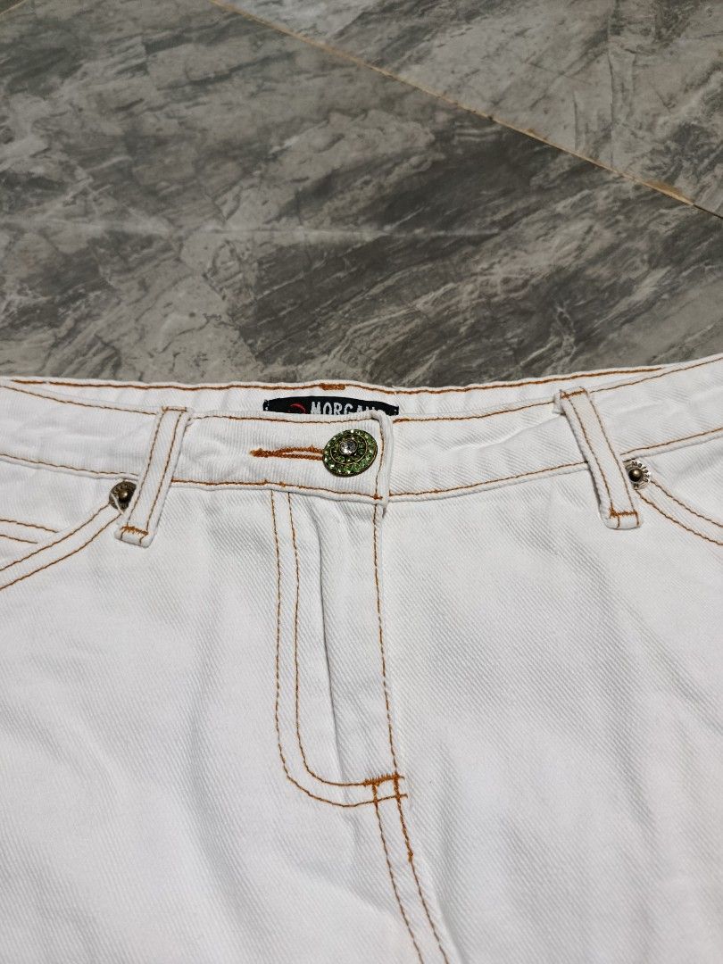 Morgan de toi mini skirt (Category: Skirts) located in Prosperidad. Submitted by basicdept07 (Listing ID 1445394709, Image 3). Description: Morgan de toi mini skirt Mine:🏷️349+sf Dimes: 31-32 waist/ 14 length Color rate and condition: 9.5/10 need wash only Kindly dm if interested 📥.