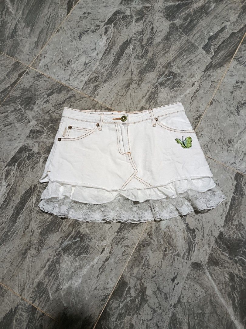 Morgan de toi mini skirt (Category: Skirts) located in Prosperidad. Submitted by basicdept07 (Listing ID 1445394709, Image 1). Description: Morgan de toi mini skirt Mine:🏷️349+sf Dimes: 31-32 waist/ 14 length Color rate and condition: 9.5/10 need wash only Kindly dm if interested 📥.