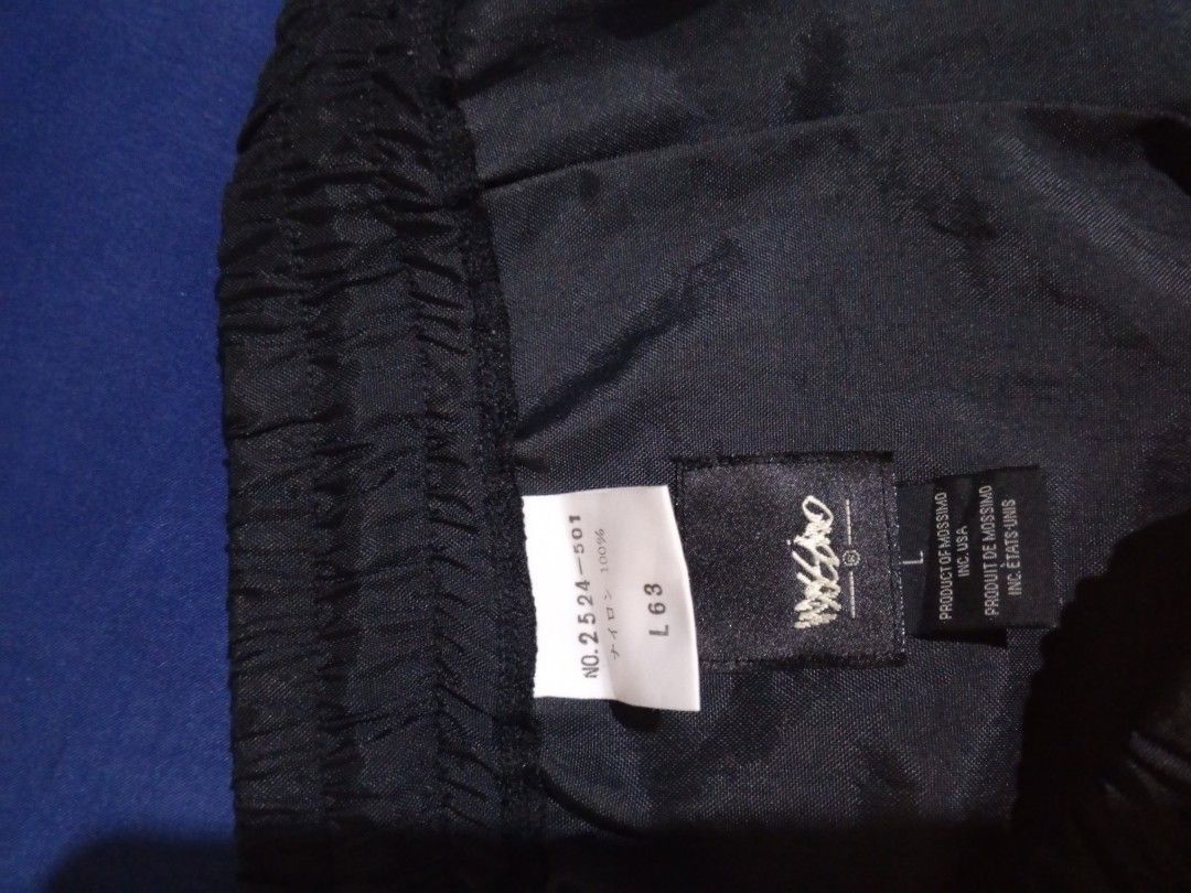Mossimo Black Athletic Shorts Size L (Category: Shorts) located in Manila. Submitted by eross07 (Listing ID 1445326533, Image 2). Description: - Brand: Mossimo - Color: Black - Type: Athletic Shorts - Size: L - Features: Elastic waistband for comfort - Ideal for: Sports, lounging, everyday wear.