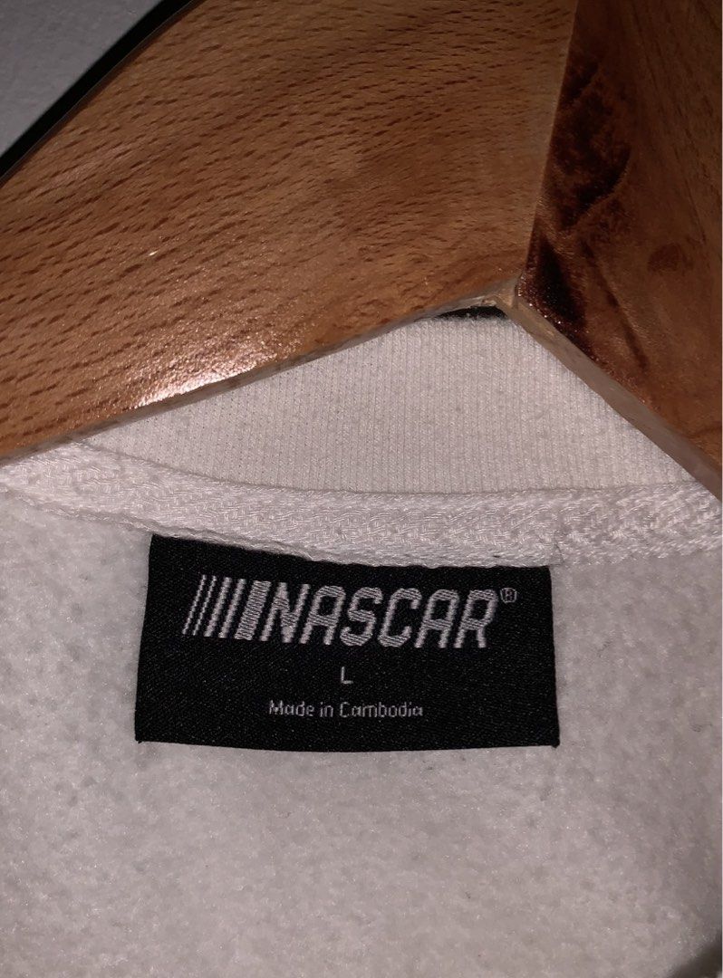 NASCAR FOR SALE (Category: Coats, Jackets and Outerwear) located in Angeles City. Submitted by browsetheracks (Listing ID 1445415891, Image 3). Description: FOR SALE NASCAR CREWNECK GRAPHIC SWEATSHIRT SIZE L ON TAG (24×30) FITS XL IN EXCELLENT CONDITION ! NO ISSUE ₱1500+SHIPPING FEE DM ME FOR MORE INFO 🔌 Note: Every item is photographed accurately to showcase its actual condition. Before shipping, each garment is meticulously cleaned, steam iron