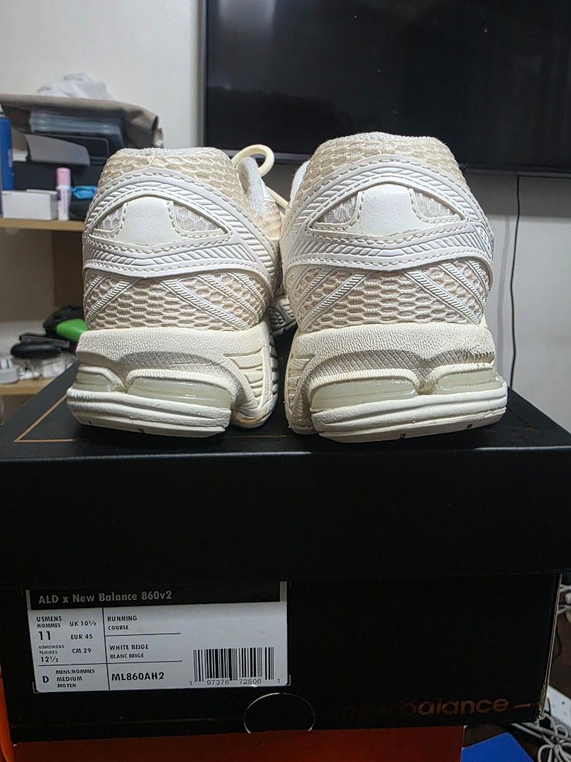 New Balance 860 aime leon dore (Category: Sneakers) located in Manila. Submitted by AlexanderDenver (Listing ID 1445327823, Image 2). Description: for sale size 11 used 5x.