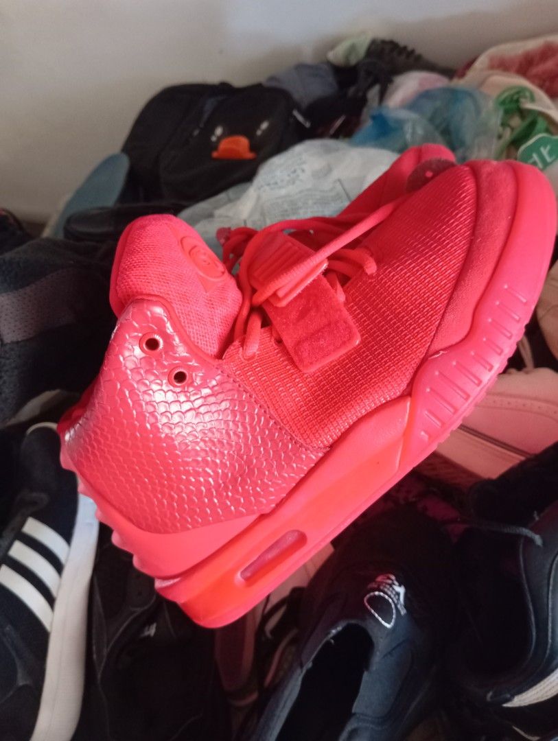 NIKE AIR YEZEY 2 SP " RED OCTOBER" (Category: Sneakers) located in Monkayo. Submitted by danielcabusora (Listing ID 1445261320, Image 1). Description: NIKE AIR YEZEY 2 SP " RED OCTOBER" SIZE 9.5 US ON TAG WITH MINIMAL ISSUE MINDANAO LOCATION.