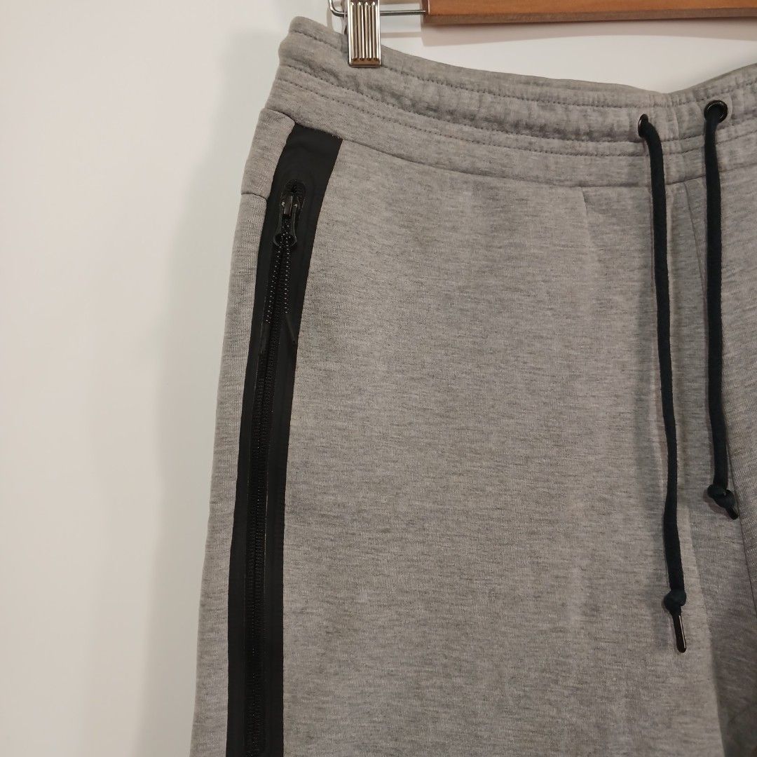 NIKE TECH FLEECE (Category: Shorts) located in Ozamiz City. Submitted by 2nd.sight (Listing ID 1445245487, Image 3). Description: size: xl w: free up to 36 l: 21 *last pic unnoticeable excellent.