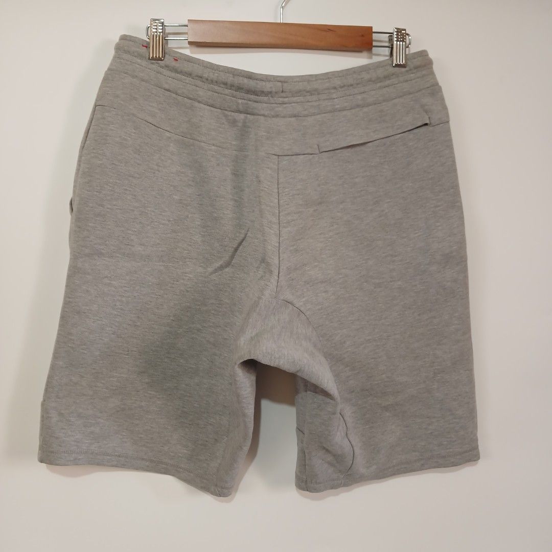NIKE TECH FLEECE (Category: Shorts) located in Ozamiz City. Submitted by 2nd.sight (Listing ID 1445245487, Image 2). Description: size: xl w: free up to 36 l: 21 *last pic unnoticeable excellent.