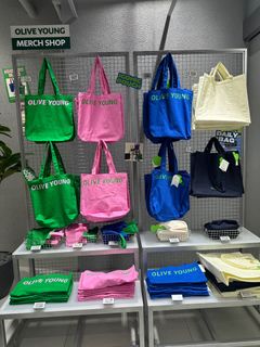 (Category: ) located in . Submitted by love_at_first_bite_sg (Listing ID 1445298989, Image 1). Description: .