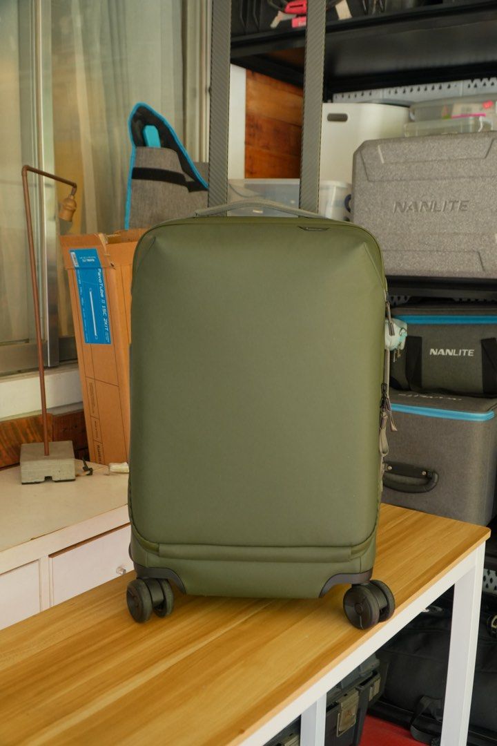 Peak Design Roller Pro Carry On Camera Bag (Category: Camera Bags & Carriers) located in Paranaque City. Submitted by jmagb (Listing ID 1445304114, Image 1). Description: Used a handful of times. Scuffs here and there but otherwise in excellent condition. .