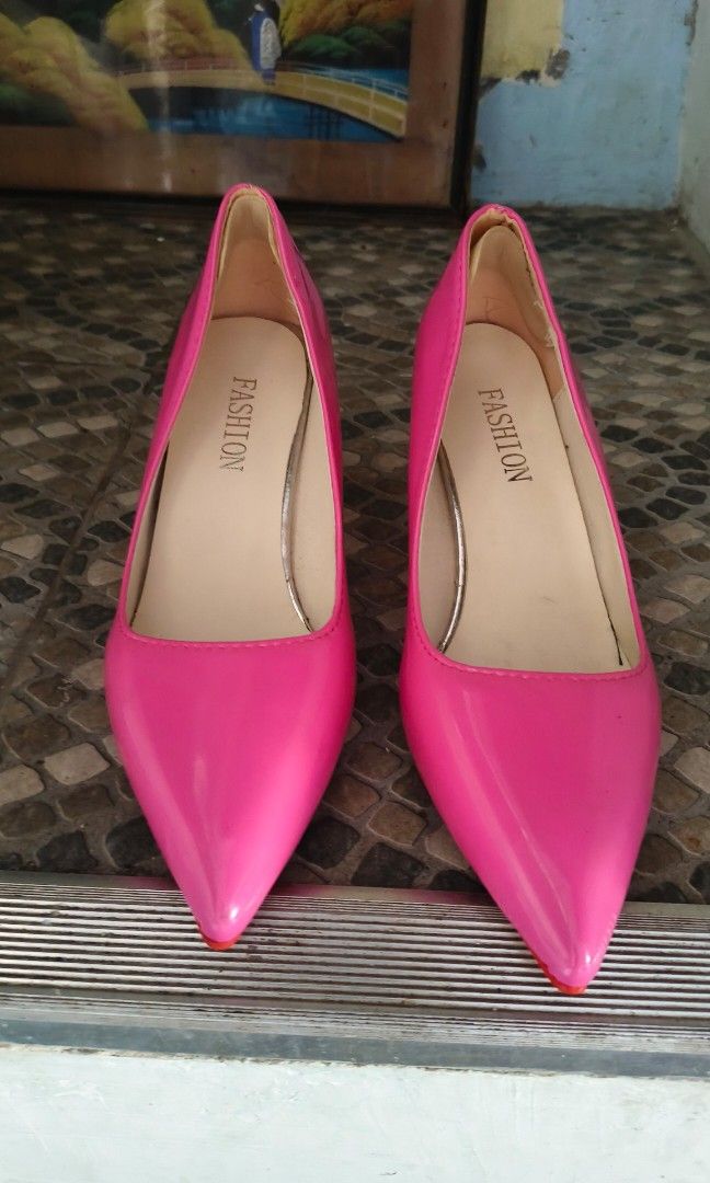 Pink High heels 2inch size 42 (Category: Heels) located in Las Pinas. Submitted by mayfleurdelisvaso (Listing ID 1445295091, Image 1). Description: Last price size 42, 2 inch heels pink red buttoms comfortable my shoe size is 25.5 or 26 cm no flaw no scratches and 60 for courier shipping fee with in metro manila 2 days if the shoes is fashion your dress has to be branded or designer item, if your shoes is branded your dress has to be no brand at 