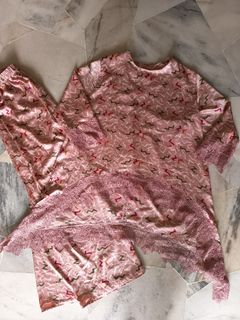 (Category: ) located in . Submitted by gadiswardrobe (Listing ID 1445258391, Image 1). Description: .