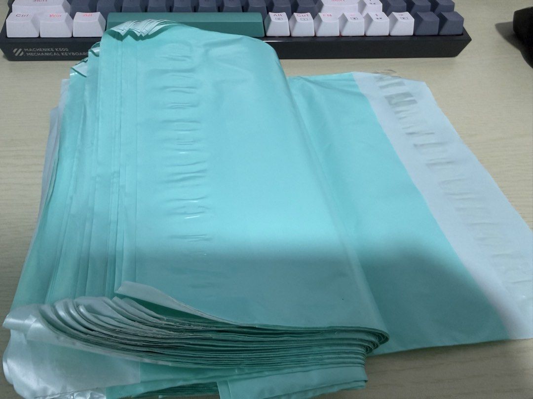 Polymailer (Category: Everything Else) located in Singapore. Submitted by junnncat (Listing ID 1444776471, Image 3). Description: 17x26 50 PIECES 20x31 - 10 PIECES inclusive of mail.