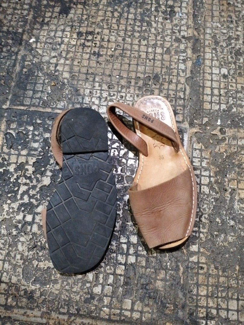 Pons Avarcas Brown Leather Slingback Sandals Size 38 (Category: Flats & Sandals) located in El Salvador. Submitted by francheskaukayukay (Listing ID 1445284928, Image 3). Description: - Brand: Pons Avarcas - Style: Brown leather slingback sandals - Size: 38 size 6 on tag best fit 8 - Origin: Made in Spain - Perfect for: Casual wear.