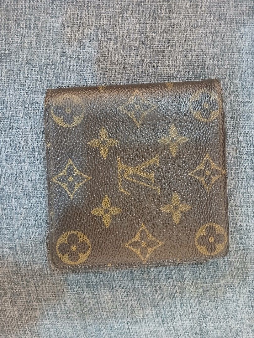 Porter, Louis Vuitton, Gucci Wallets Bundle (Category: Luxury Bags & Wallets) located in Manila. Submitted by bonifacioc73501 (Listing ID 1445329579, Image 2). Description: - Bundle of 3 pre-loved wallets - Includes: Porter zip-around, Louis Vuitton bifold, and Gucci long wallet - Gucci wallet features multiple card slots and a zip compartment - Ideal for those who enjoy variety or need multiple wallets.