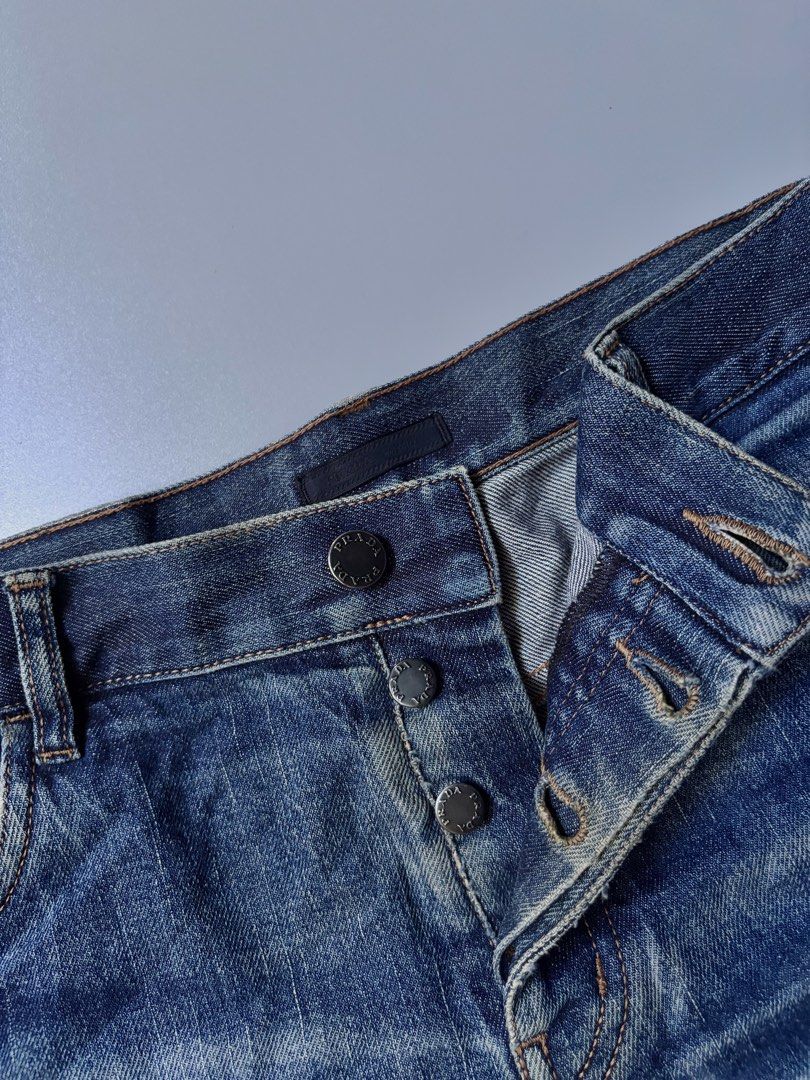 Prada Milano Jeans (Category: Jeans) located in Santa Cruz. Submitted by pizzaburger13 (Listing ID 1445247313, Image 3). Description: Price not yet updated 📍 Payment first 📍 Ship via J&T or LBC 📍 Santa Cruz, Laguna.