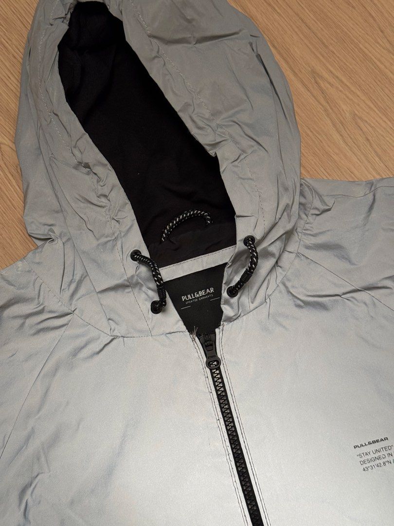 Pull & Bear Reflective Jacket (Category: Coats, Jackets and Outerwear) located in Johor Bahru. Submitted by all3n108 (Listing ID 1445330204, Image 3). Description: Pull & Bear Reflective Jacket Size: XL Pit: 24inch Length: 30inch Selling : Rm100 Postage: Rm8 / Rm15.