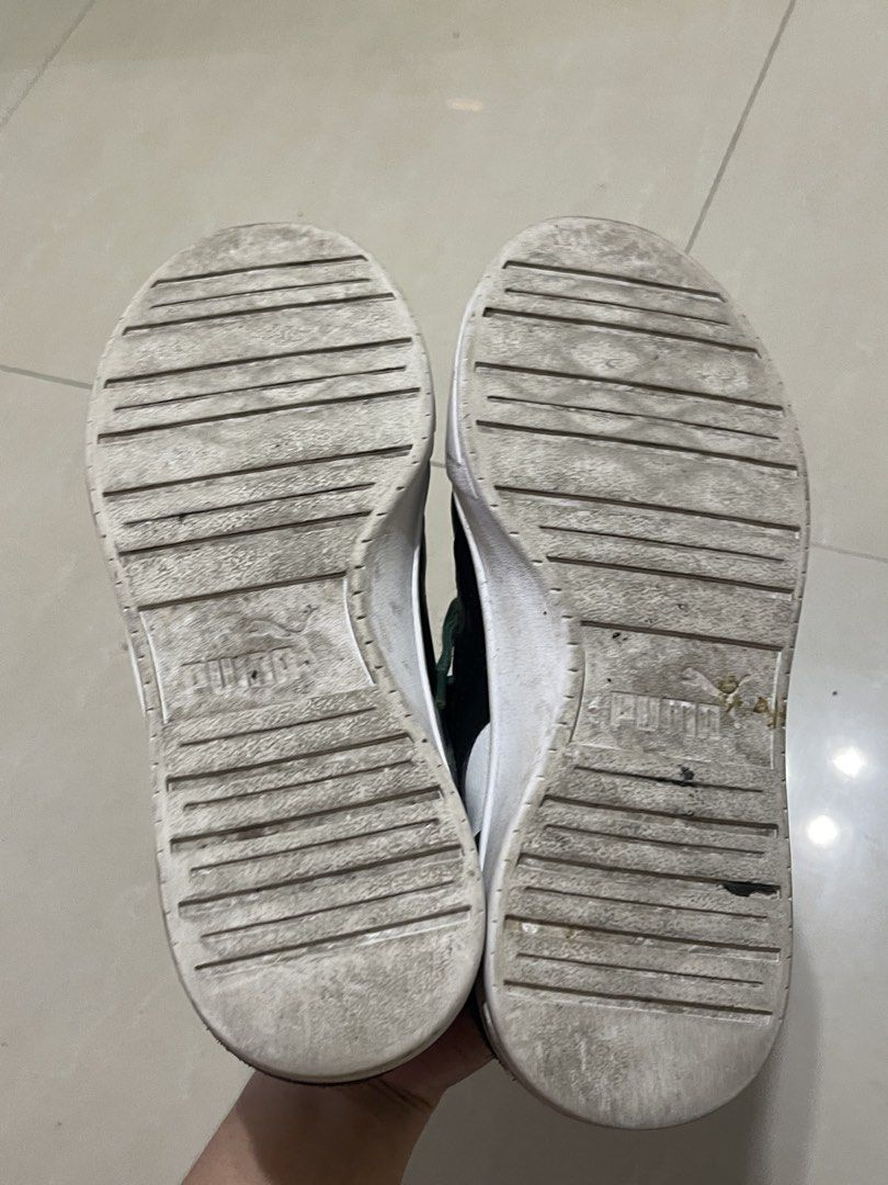 Puma Green Preloved Sneakers (Category: Sneakers) located in Paranaque City. Submitted by lovenclutter (Listing ID 1445287994, Image 2). Description: NEEDS CLEANING! No major issues, nakatambak lang Size 38 /UK 5 / Us 7 AUTHENTIC bought at Puma official store.