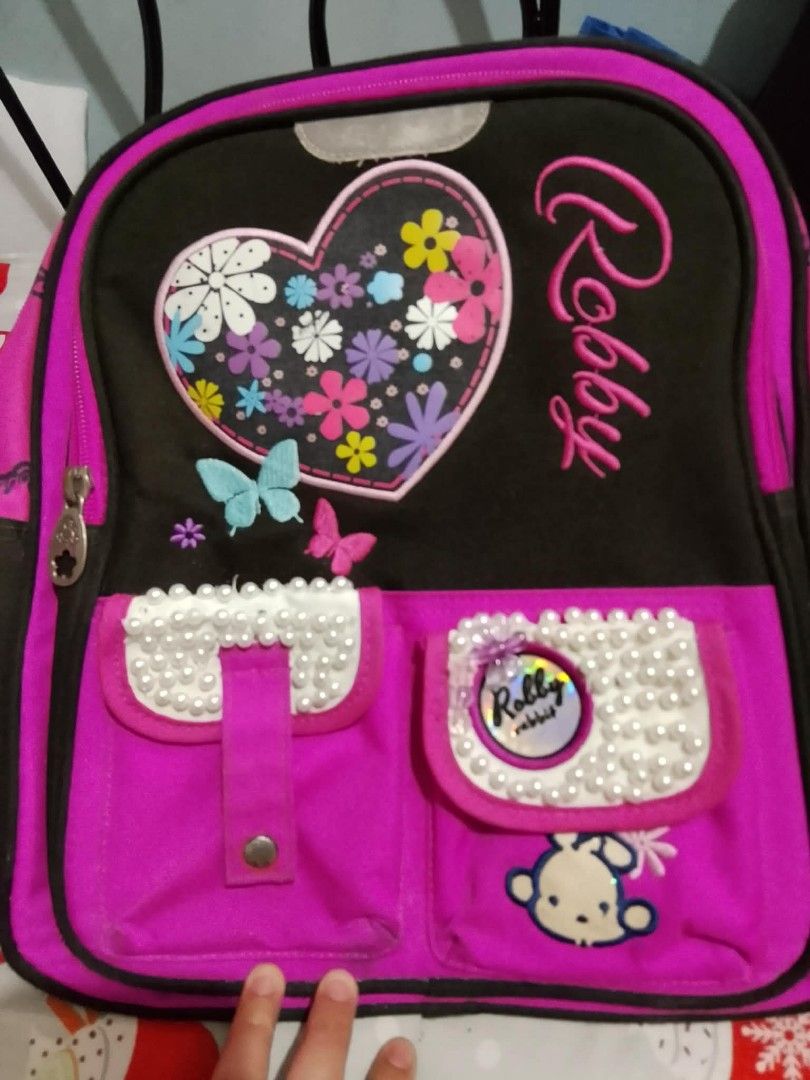 Robby Rabbit backpack (Category: Carriers & Slings) located in Caloocan City. Submitted by maxineshop (Listing ID 1391458033, Image 2). Description: size - 14inches for grade 1-4 pass sa maselan.