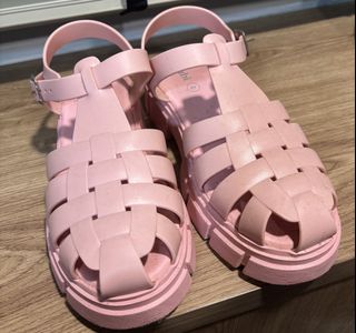 (Category: ) located in . Submitted by xox0. (Listing ID 1445245070, Image 1). Description: .