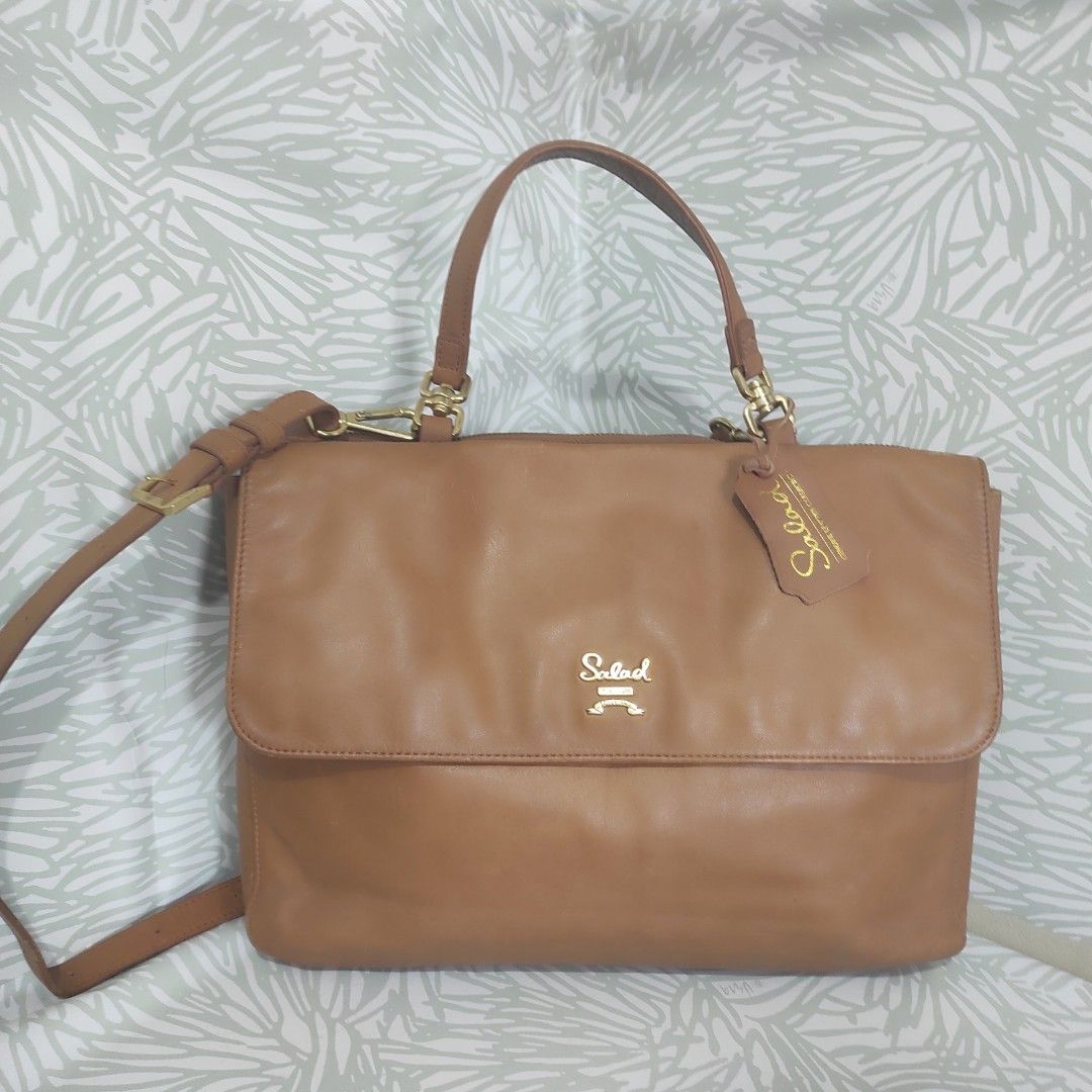 Salad Leather Document/Laptop Bag (Category: Laptop Bags & Sleeves) located in Cainta. Submitted by fukunekojapansurplus (Listing ID 1445318160, Image 1). Description: 900 pesos Salad Document Bag Leather Very clean interior Zippers are working smoothly Gold hardware in excellent condition *Signs of use, scratches and the long strap has slight peeling (see pics) ✨ A quick Yes or No after inquiry is appreciated ✨ 📍 Mayfield Park Residences Felix 