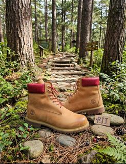 (Category: ) located in . Submitted by rjtbootshop2600 (Listing ID 1445246994, Image 1). Description: .