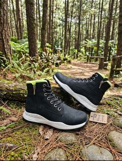 (Category: ) located in . Submitted by rjtbootshop2600 (Listing ID 1445256009, Image 1). Description: .